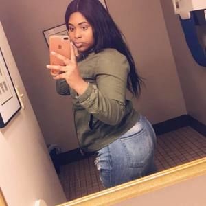 Meet your Posher, Latoya